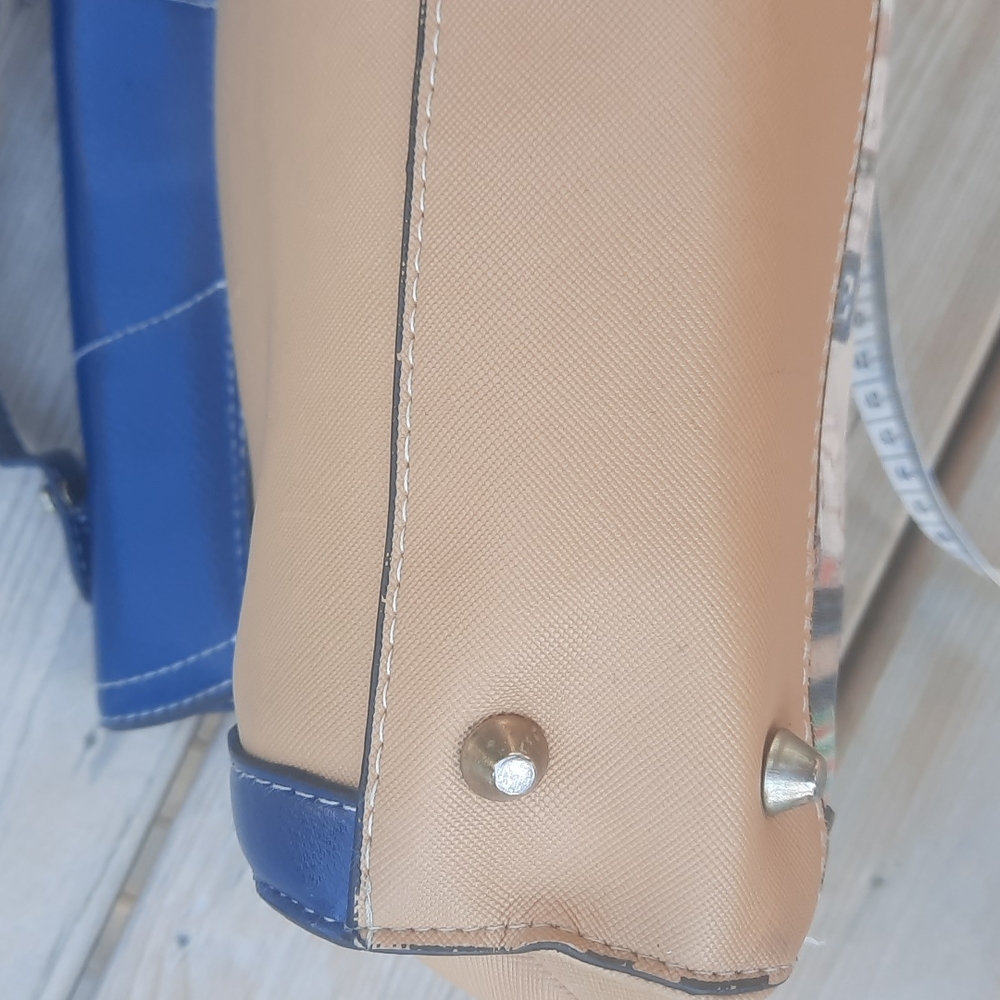 Handbag - Picture 12 of 12